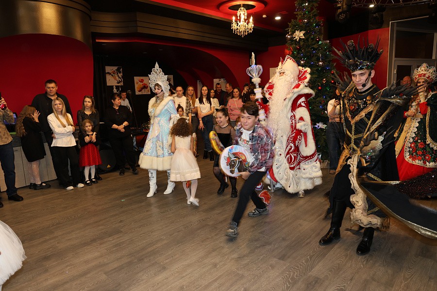 21 декабря 2025 г. Новогодняя сказка для детей сотрудников