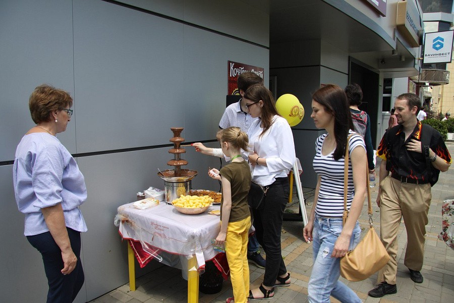 Краснодаре состоялось торжественное открытие фирменного магазина "Кочетовы Сласти"