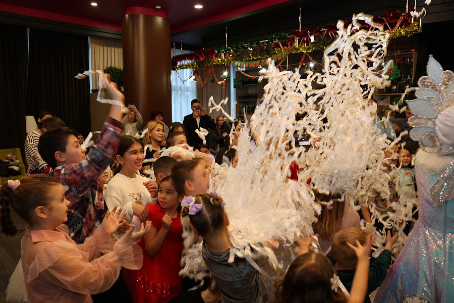 21 декабря 2025 г. Новогодняя сказка для детей сотрудников