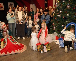 21 декабря 2025 г. Новогодняя сказка для детей сотрудников