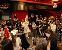 21 декабря 2025 г. Новогодняя сказка для детей сотрудников