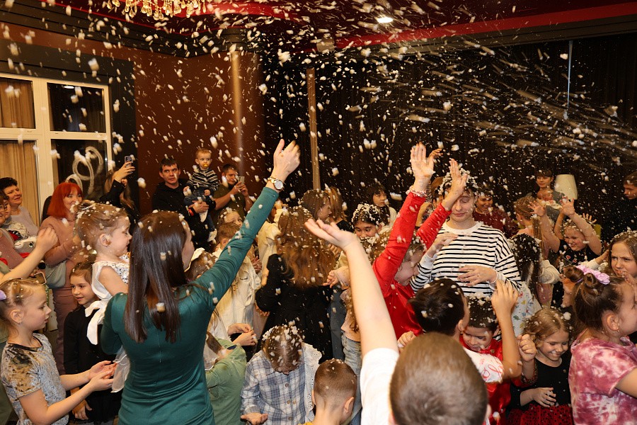 21 декабря 2025 г. Новогодняя сказка для детей сотрудников