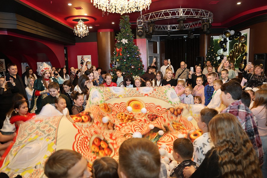 21 декабря 2025 г. Новогодняя сказка для детей сотрудников