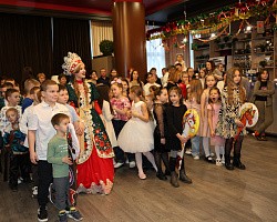 21 декабря 2025 г. Новогодняя сказка для детей сотрудников