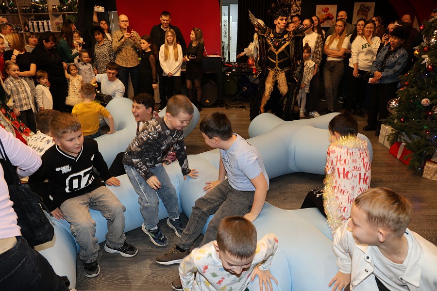 21 декабря 2025 г. Новогодняя сказка для детей сотрудников