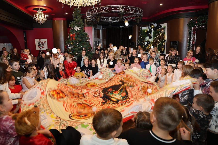 21 декабря 2025 г. Новогодняя сказка для детей сотрудников